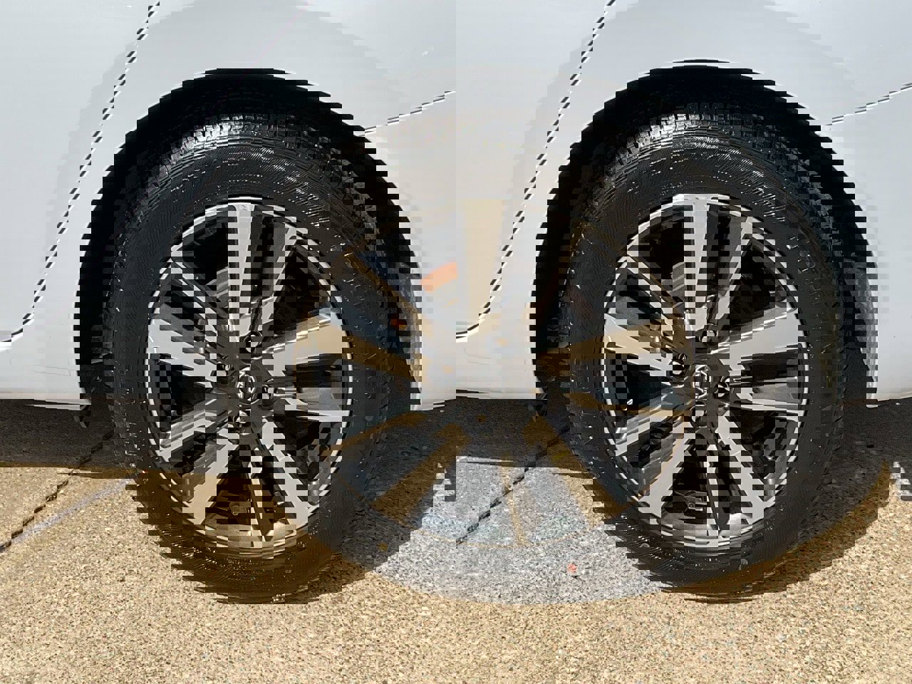 Used 2025 Nissan Versa SV image 8