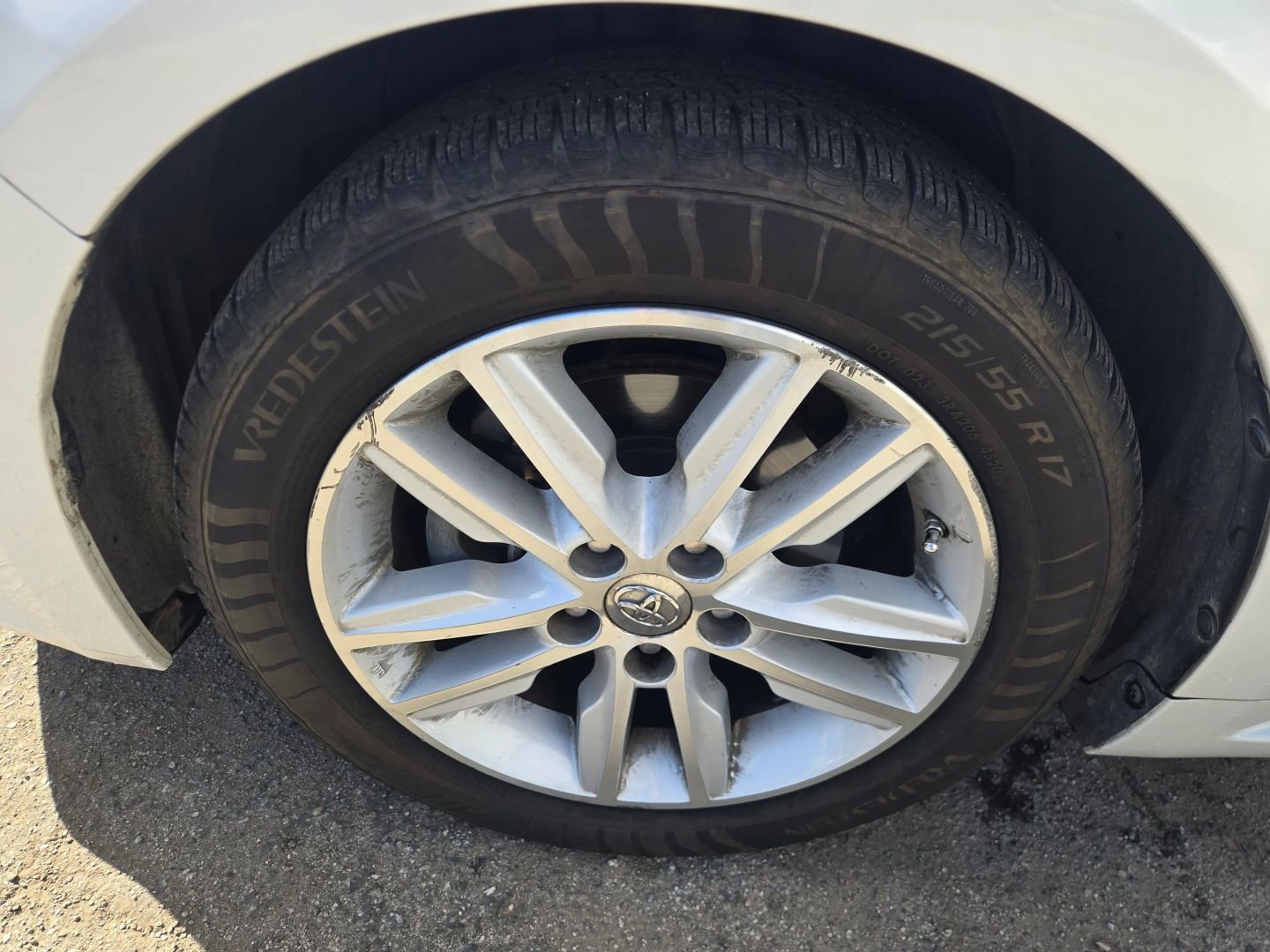 Used 2015 Toyota Avalon XLE Premium w/ Preferred Accessory Package FWD image 28