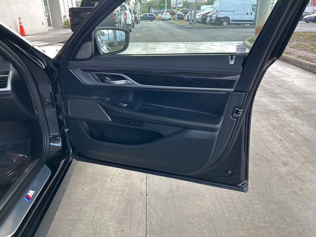 Used 2022 BMW 740i xDrive w/ M Sport Package image 23