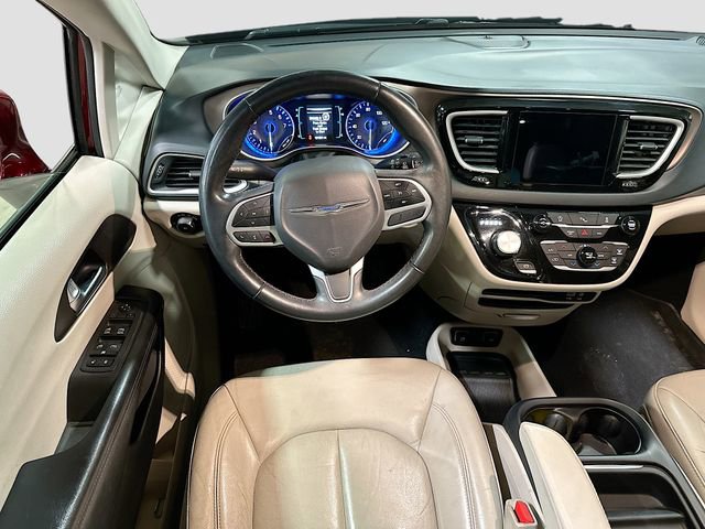 Used 2017 Chrysler Pacifica Touring-L image 22