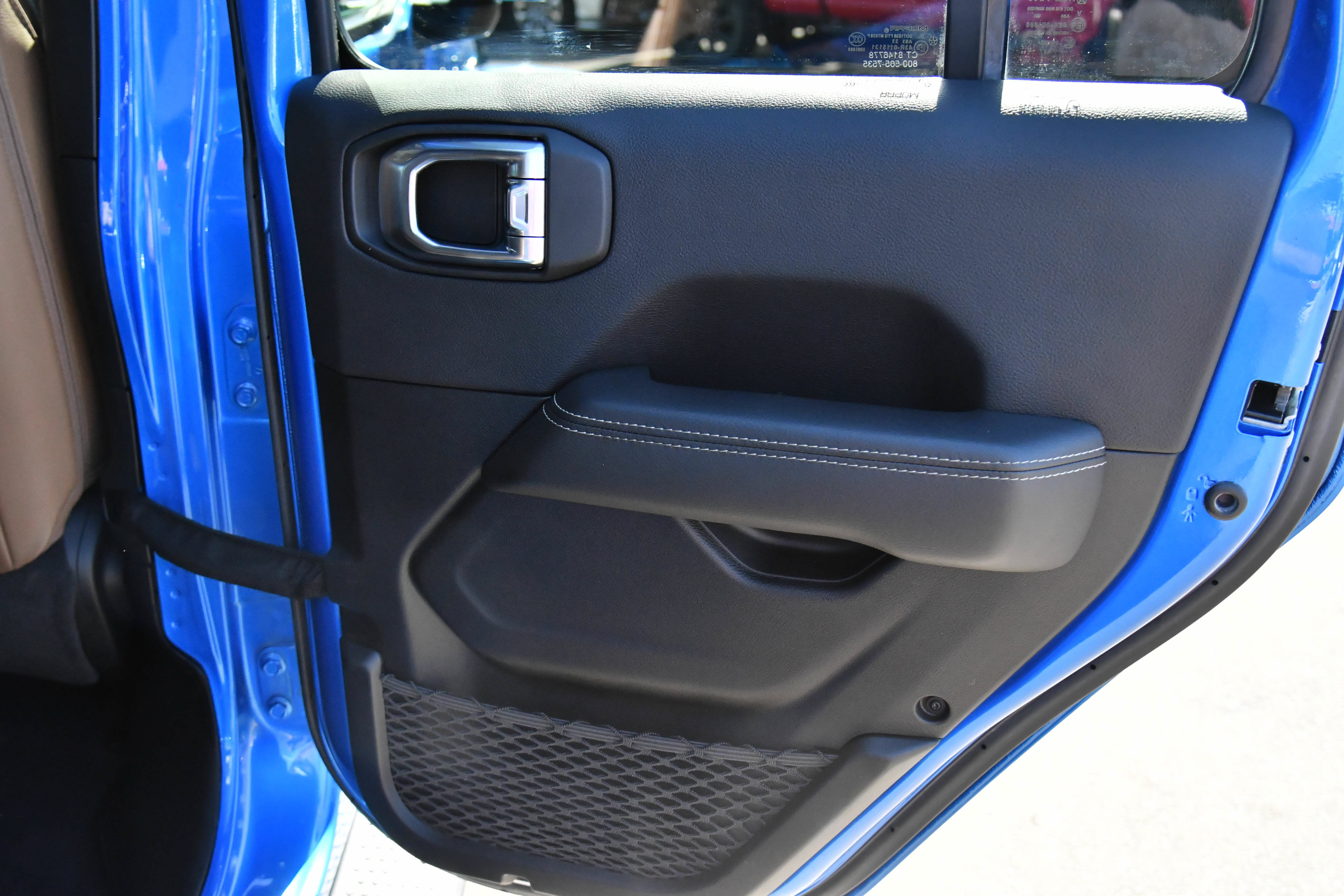 Used 2023 Jeep Wrangler Unlimited Sahara AWD/4WD image 44