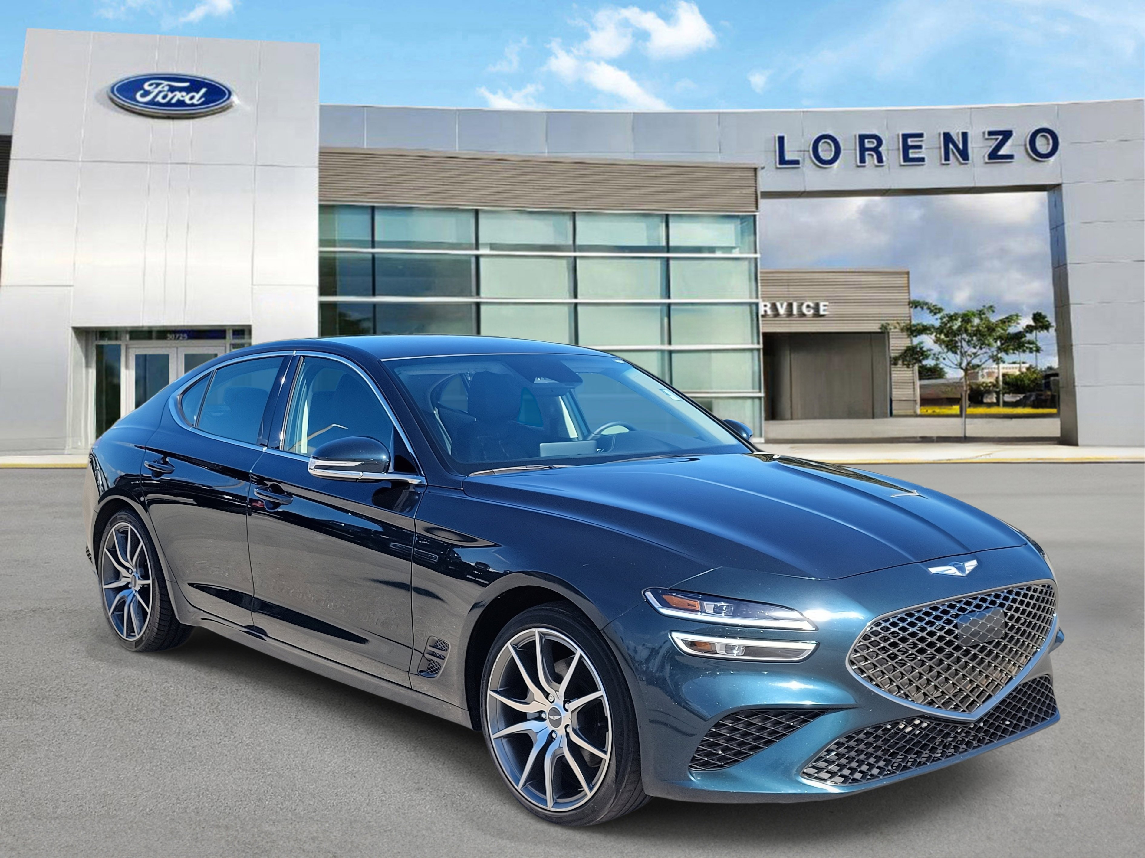 Used 2023 Genesis G70 2.0T image 3
