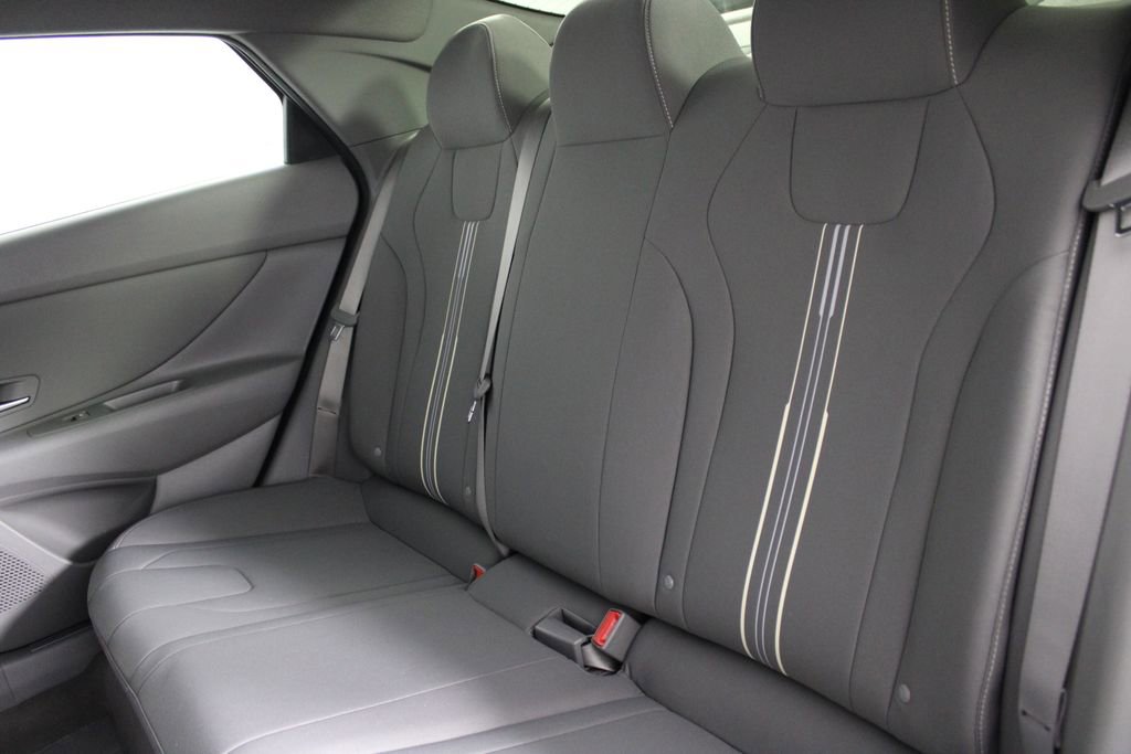 Certified 2023 Hyundai Elantra SEL w/ Convenience Package image 20