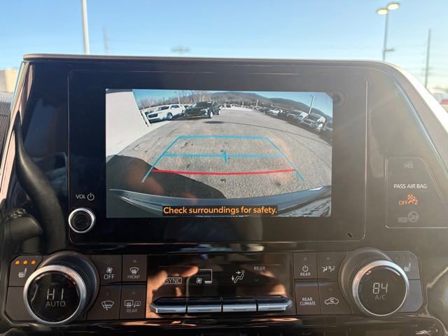 Used 2023 Toyota Highlander XLE image 5