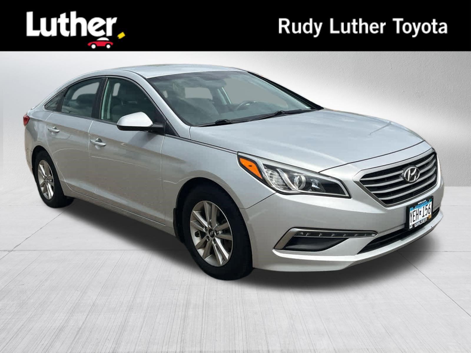 Used 2015 Hyundai Sonata SE w/ Option Group 09 FWD image 1