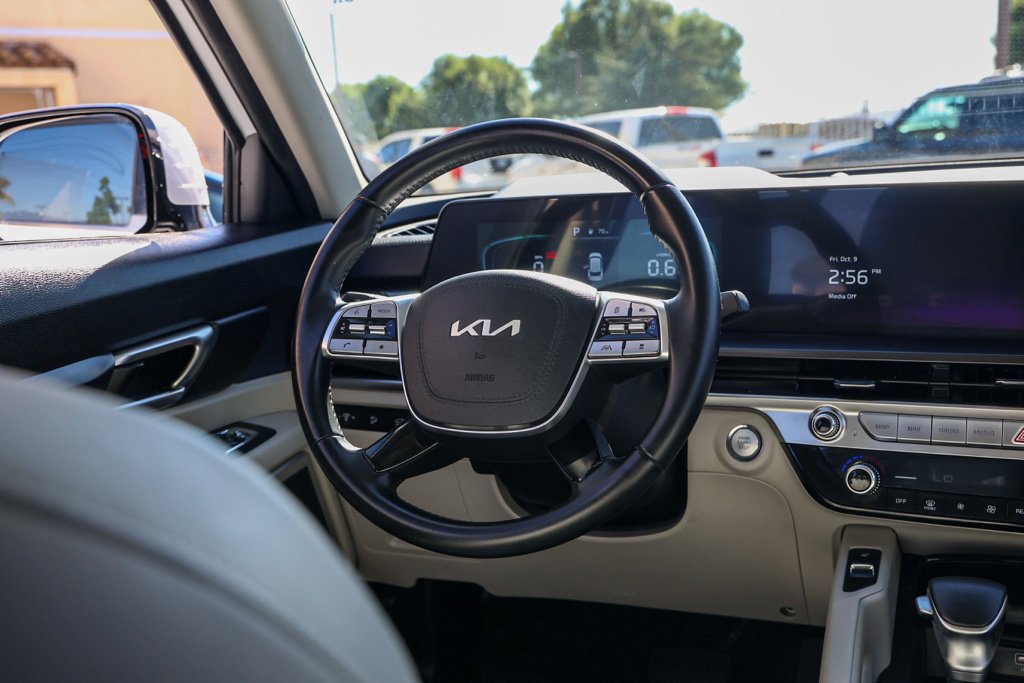 Used 2025 Kia Telluride S FWD image 24