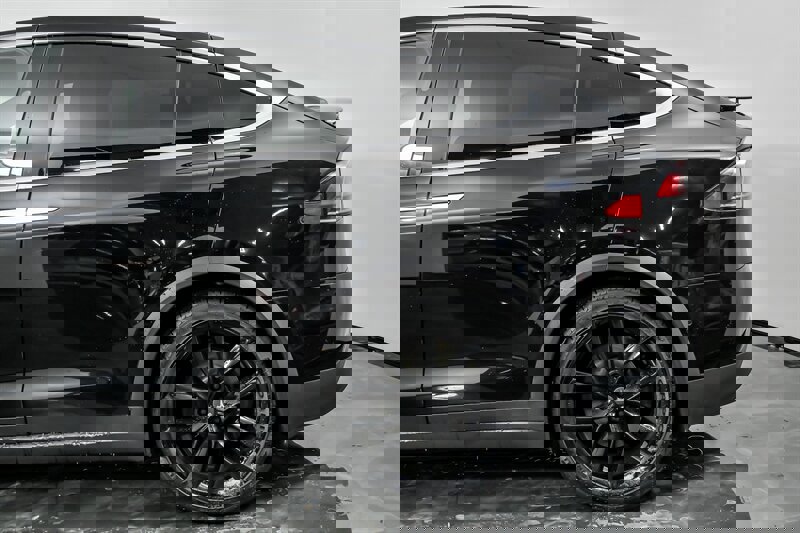 Used 2020 Tesla Model X image 8