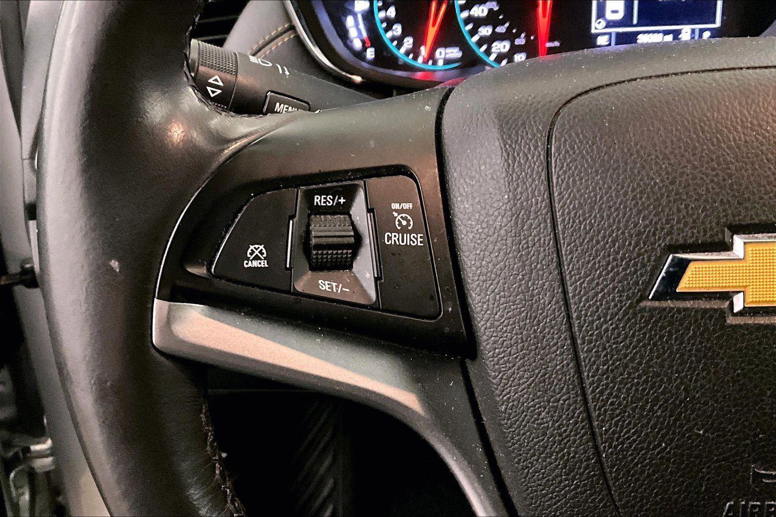 Used 2019 Chevrolet Trax LT w/ LT Convenience Package image 17