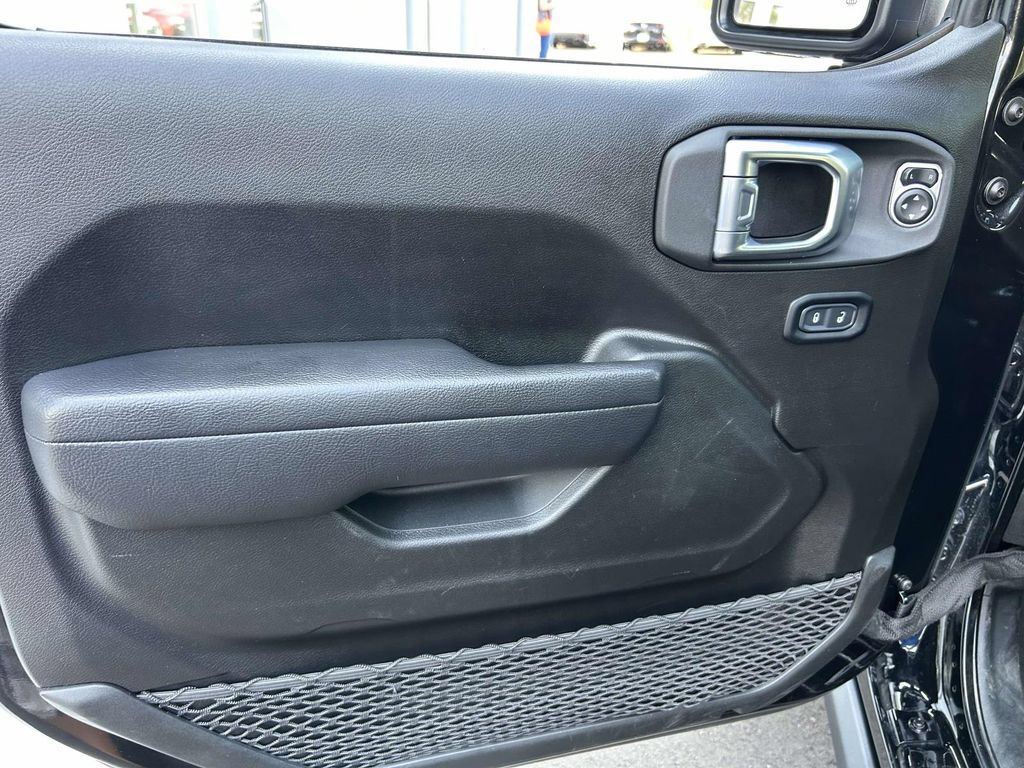 Used 2023 Jeep Gladiator Sport AWD/4WD image 13