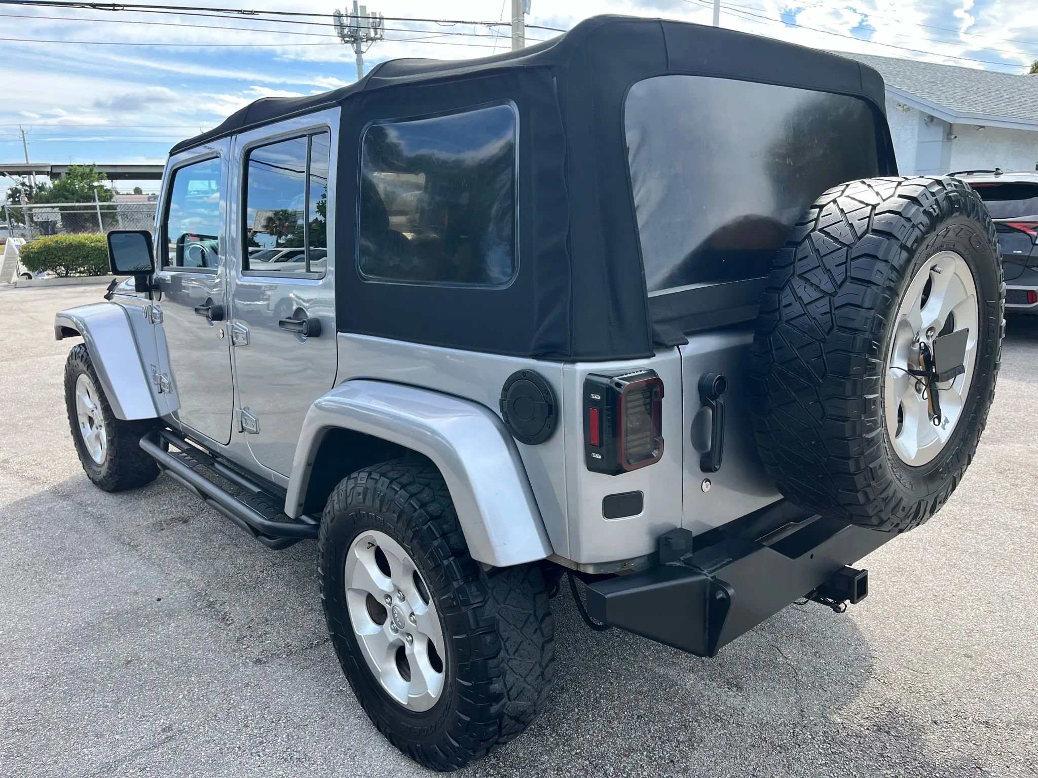 Used 2013 Jeep Wrangler Unlimited Sahara w/ Connectivity Group image 6