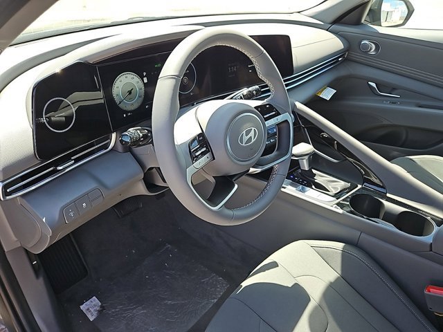 Certified 2025 Hyundai Elantra SEL image 14