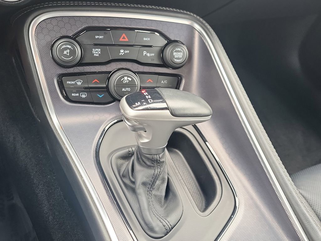 Used 2015 Dodge Challenger R/T Plus RWD image 25