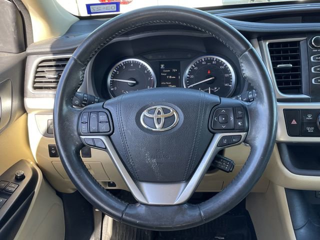 Used 2017 Toyota Highlander XLE image 12