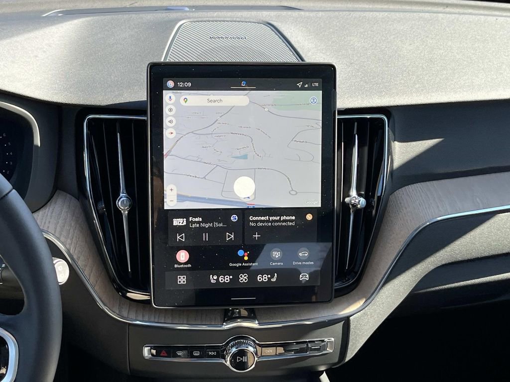 New 2026 Volvo XC60 B5 Plus w/ Climate Package image 16