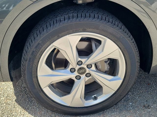 Certified 2023 Audi Q5 2.0T Premium Plus image 9