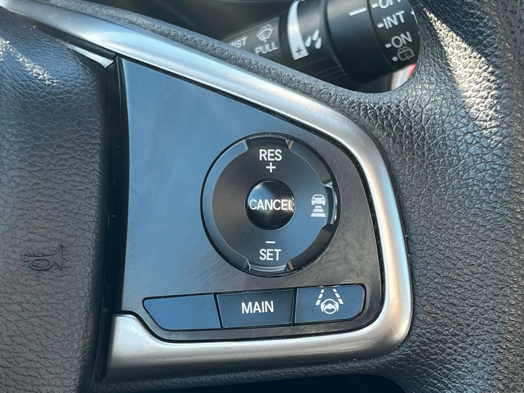 Used 2018 Honda CR-V EX image 17