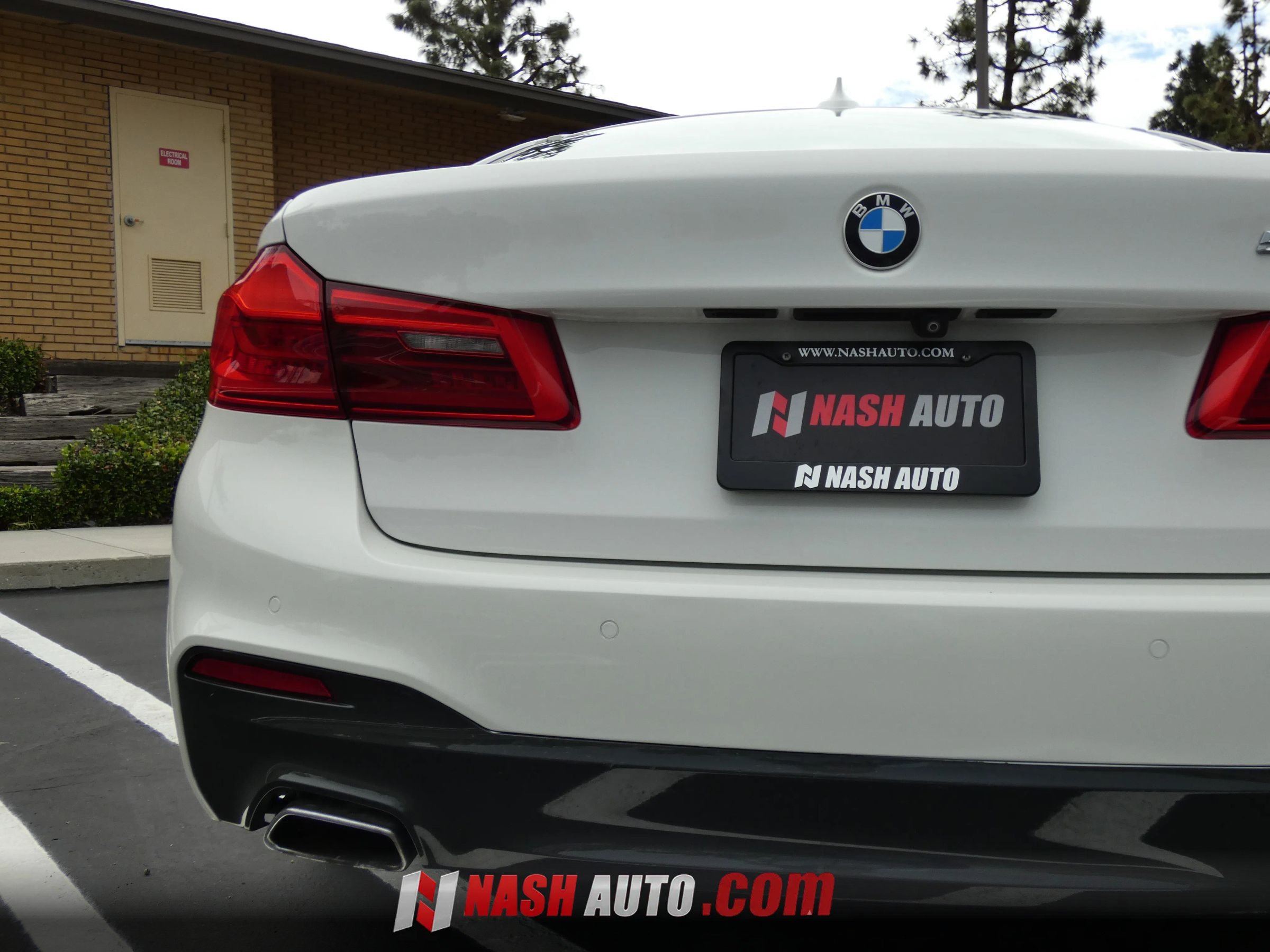 Used 2017 BMW 540i RWD image 11