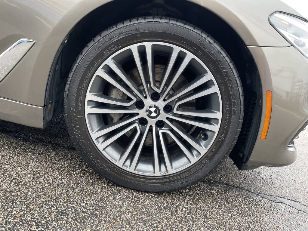 Used 2017 BMW 530i xDrive image 11