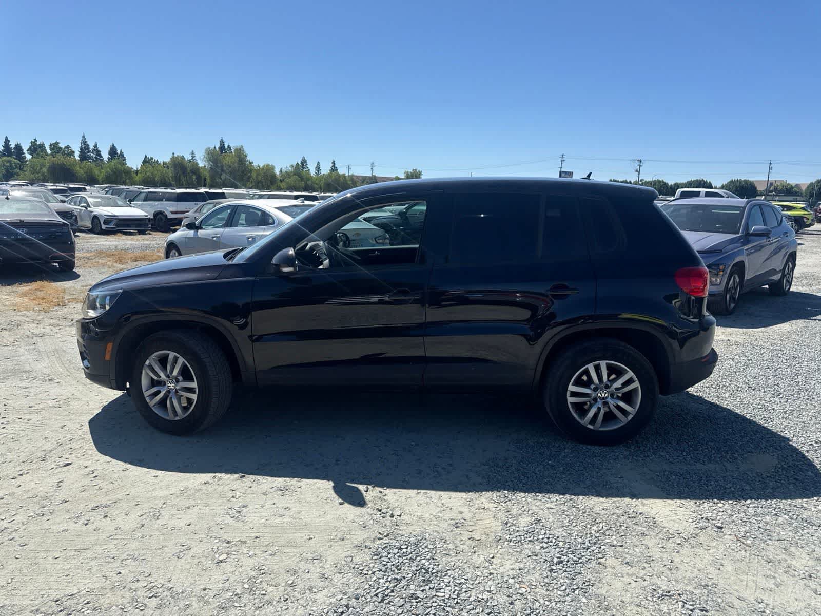 Used 2012 Volkswagen Tiguan S FWD image 8