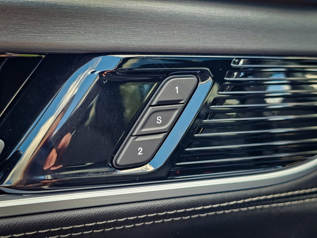 New 2026 Jeep Grand Wagoneer 4WD image 11
