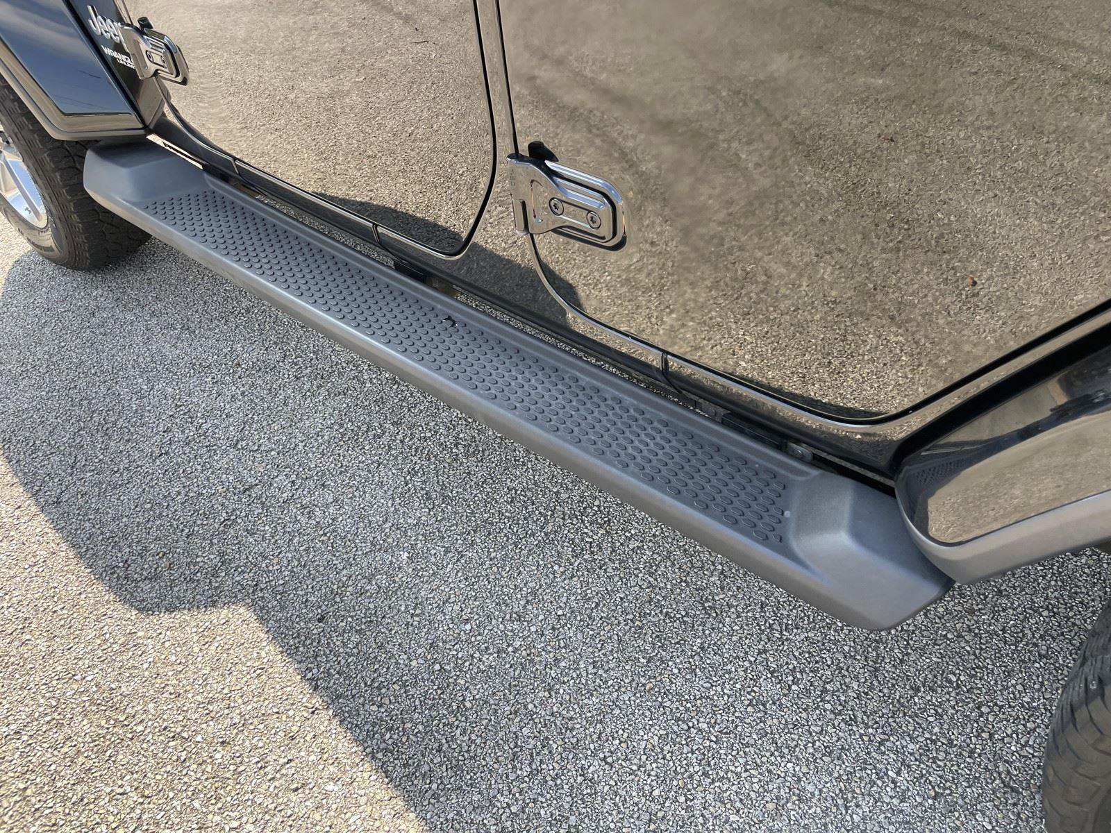 Used 2020 Jeep Wrangler Unlimited Sahara image 29