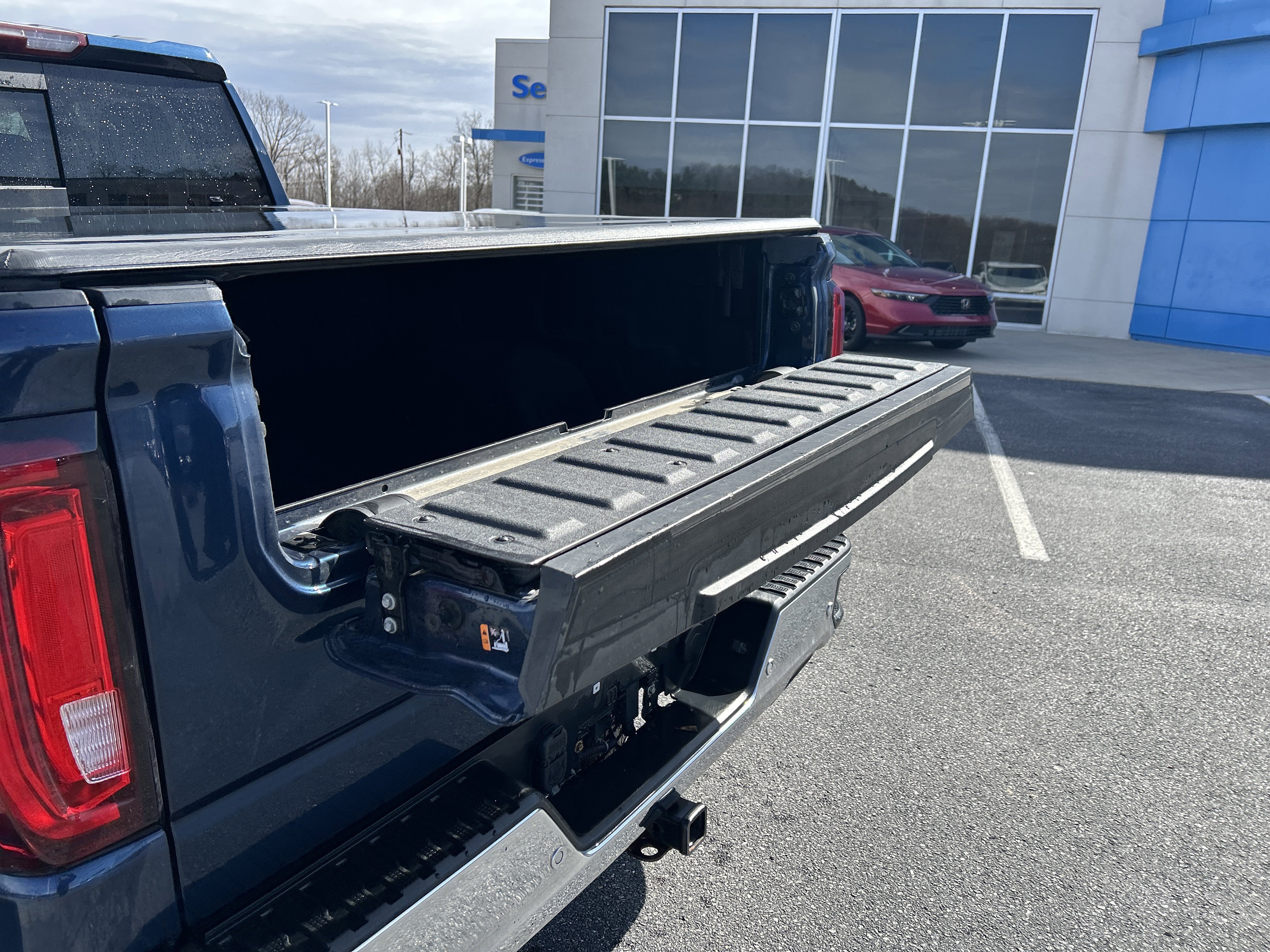 Used 2019 GMC Sierra 1500 SLT w/ SLT Premium Plus Package image 39