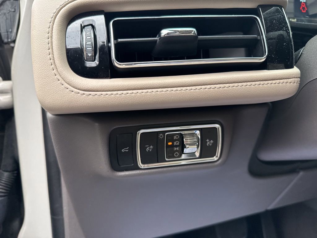 Used 2023 Lincoln Aviator Reserve w/ Elements Package Plus image 16