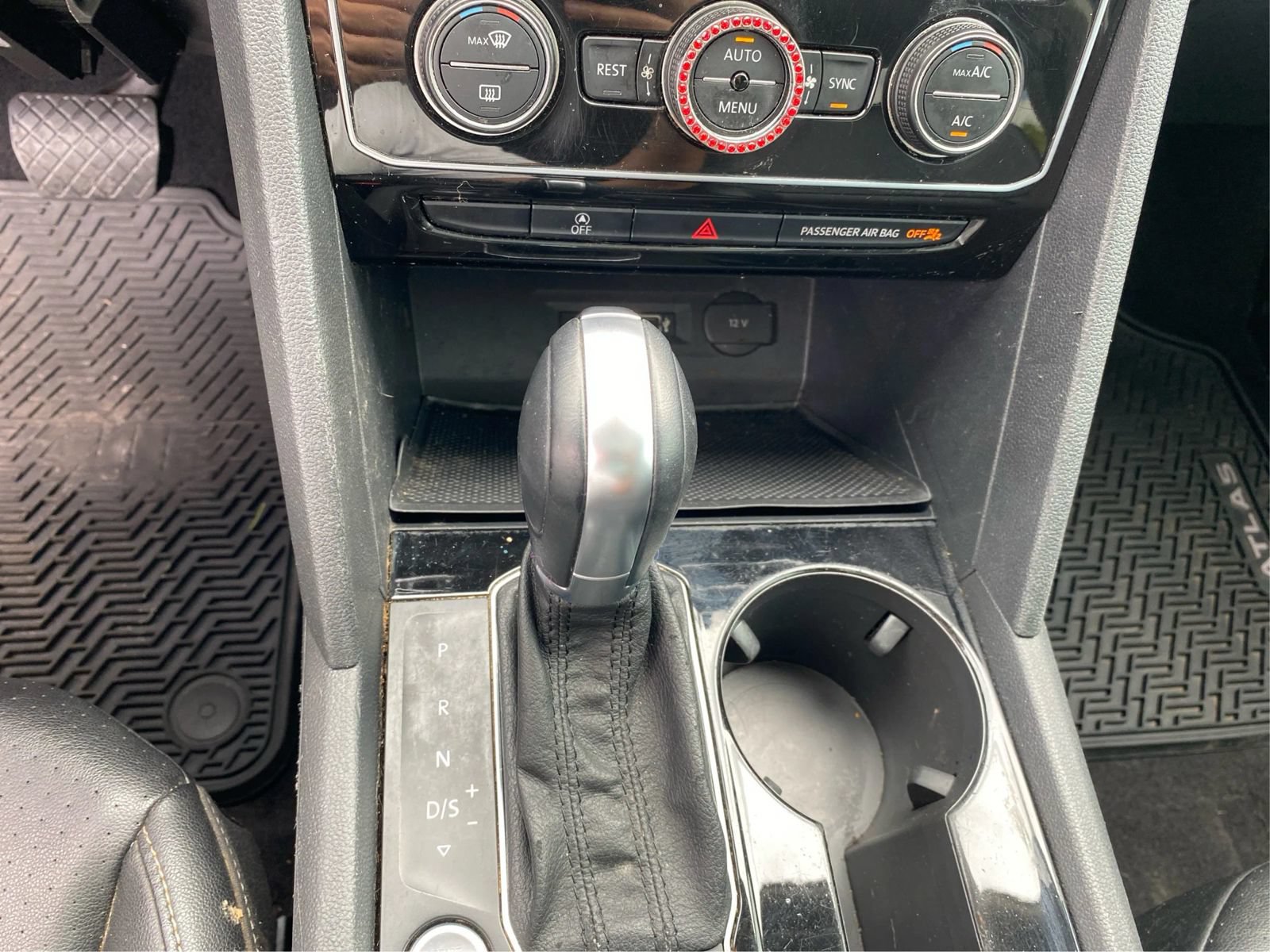 Used 2018 Volkswagen Atlas SEL FWD image 23