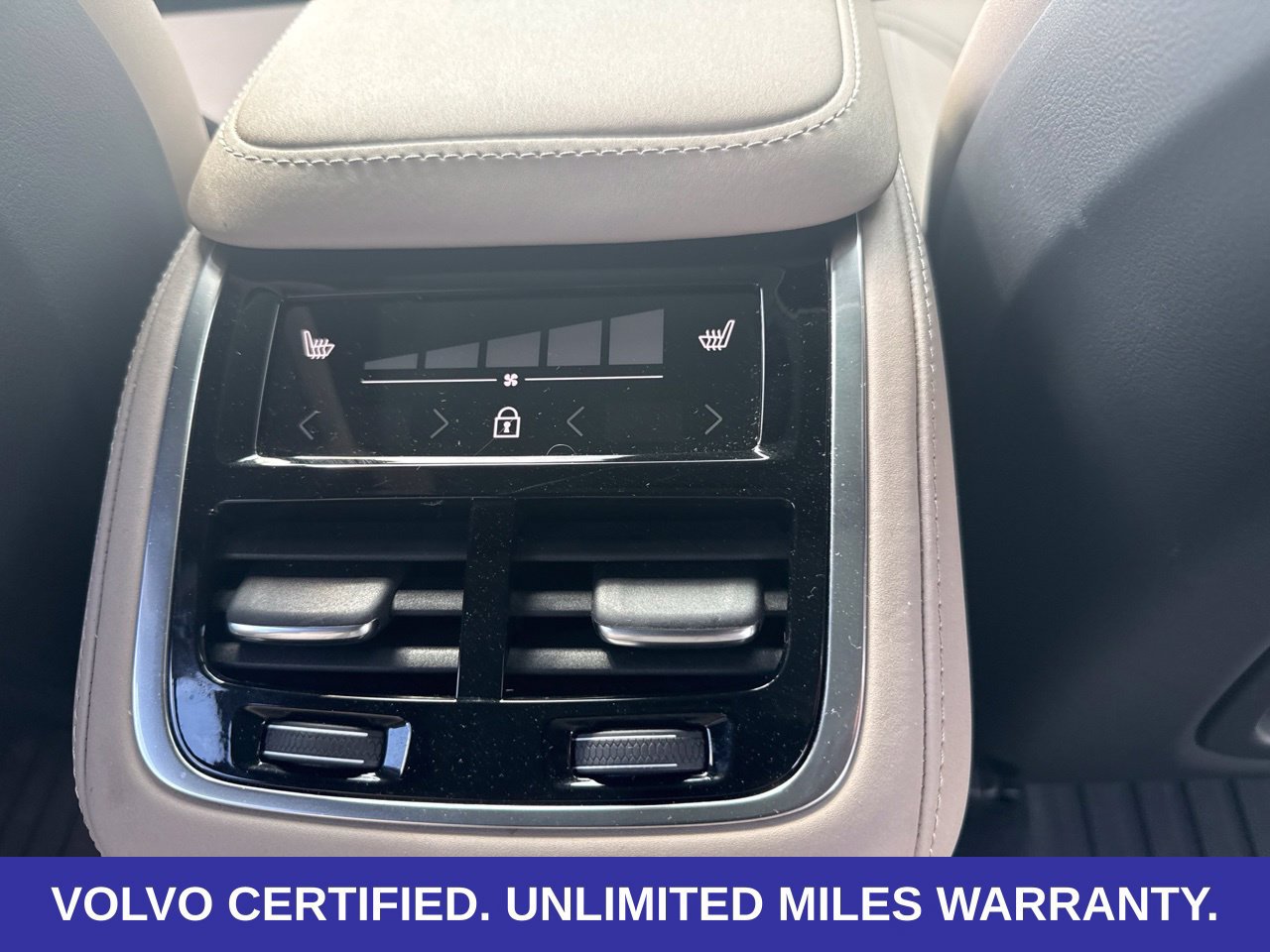 Certified 2026 Volvo XC90 B6 Plus AWD/4WD image 19