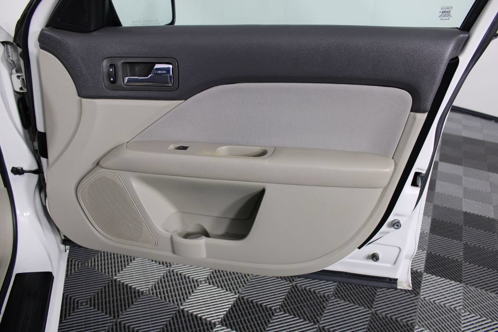 Used 2010 Ford Fusion SE FWD image 23