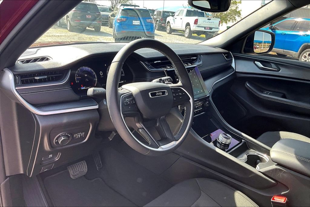 Used 2024 Jeep Grand Cherokee L Laredo w/ Luxury Tech Group I image 10