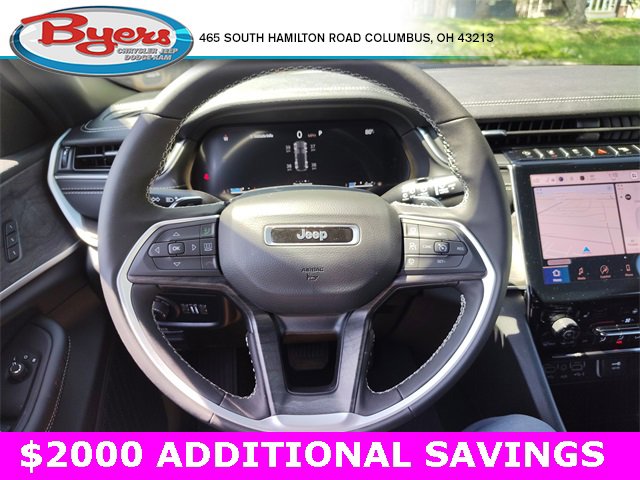 New 2025 Jeep Grand Cherokee Limited w/ Black Appearance Package image 17