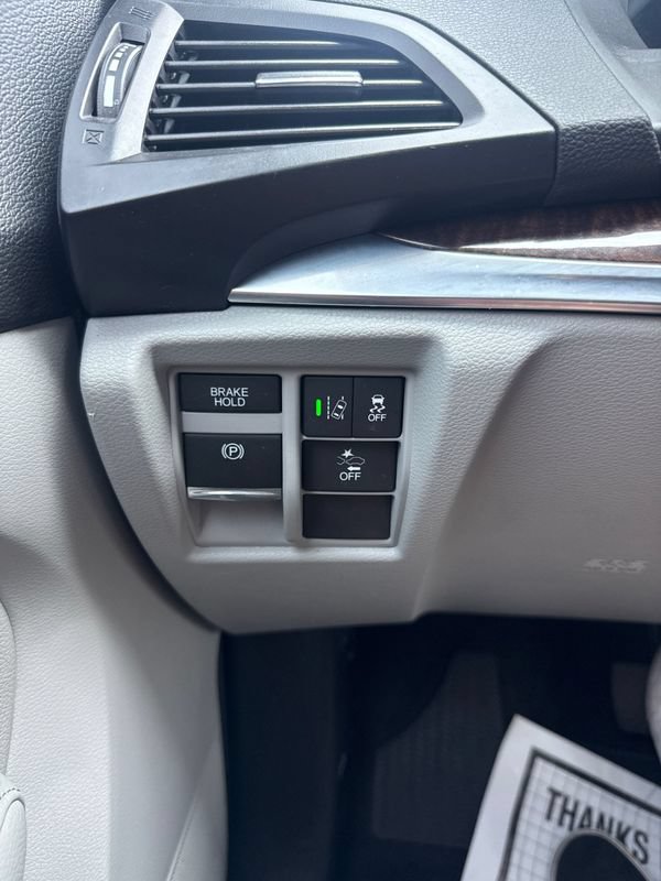 Used 2020 Acura MDX SH-AWD image 25