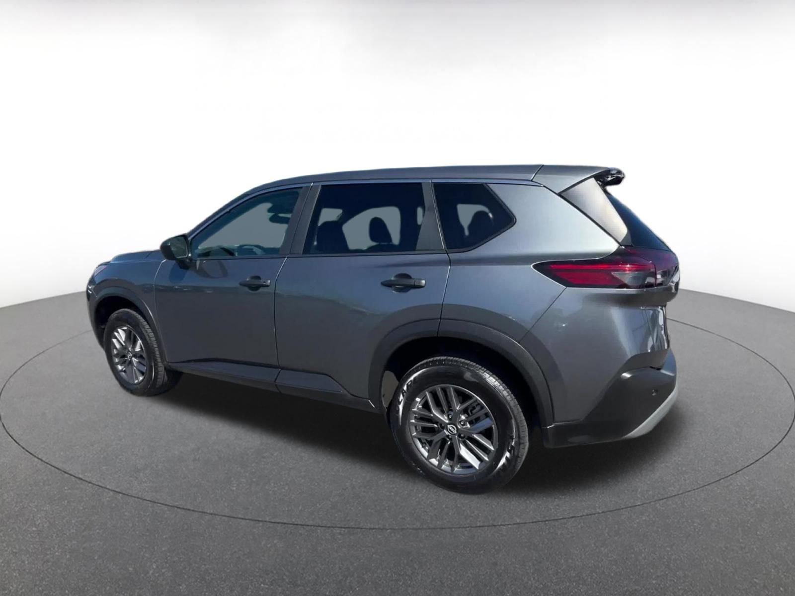 Used 2023 Nissan Rogue S image 10