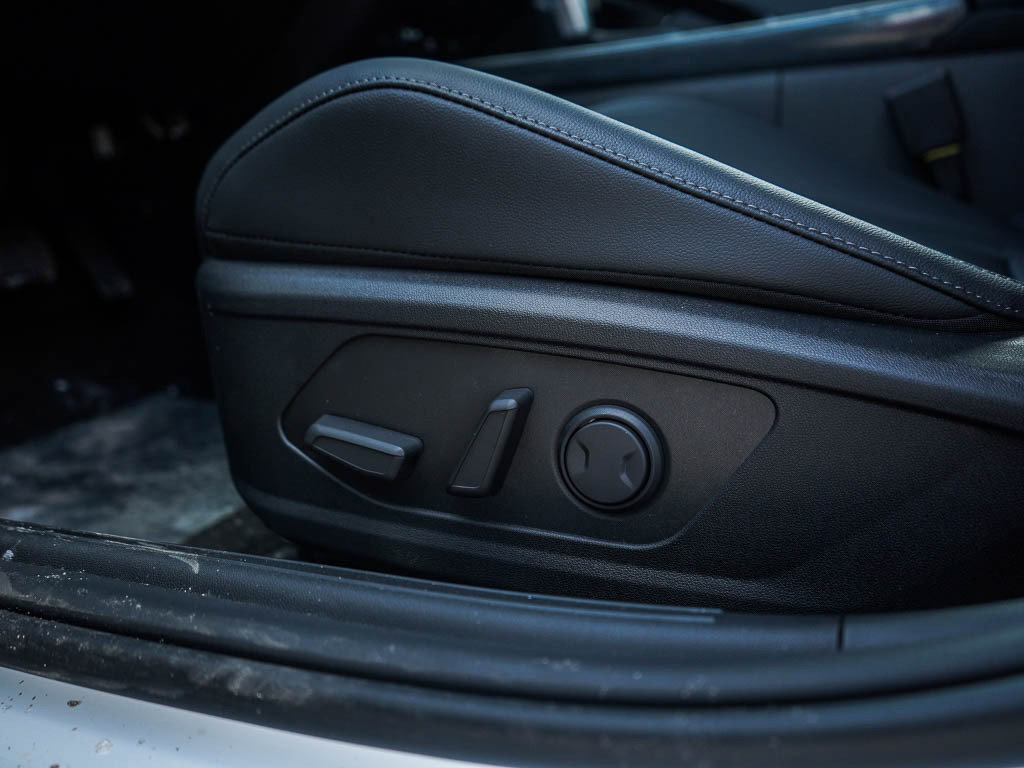 New 2026 Hyundai Elantra Limited FWD image 18