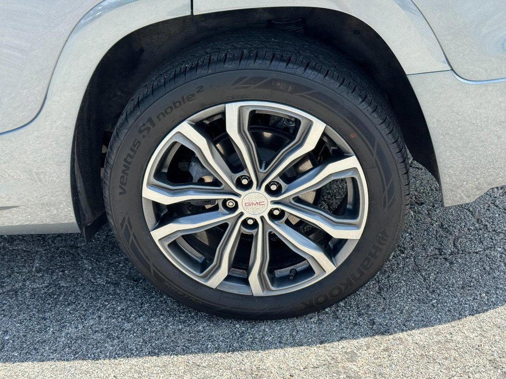 Used 2020 GMC Terrain Denali w/ Denali Premium Package AWD/4WD image 9