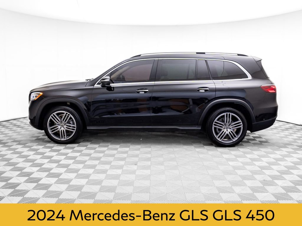 Used 2024 Mercedes-Benz GLS 450 4MATIC image 2