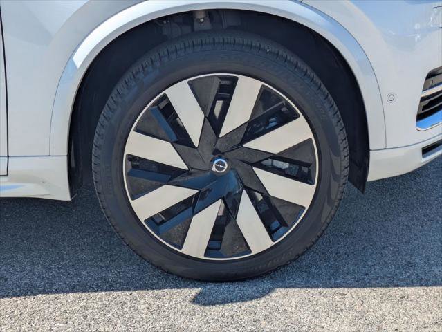 Used 2024 Volvo XC90 T8 Ultimate w/ Lounge Package image 9