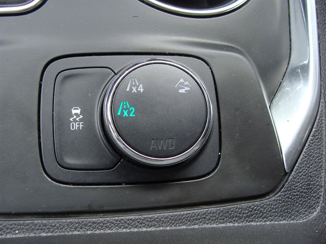 Used 2020 Chevrolet Traverse LT AWD/4WD image 28