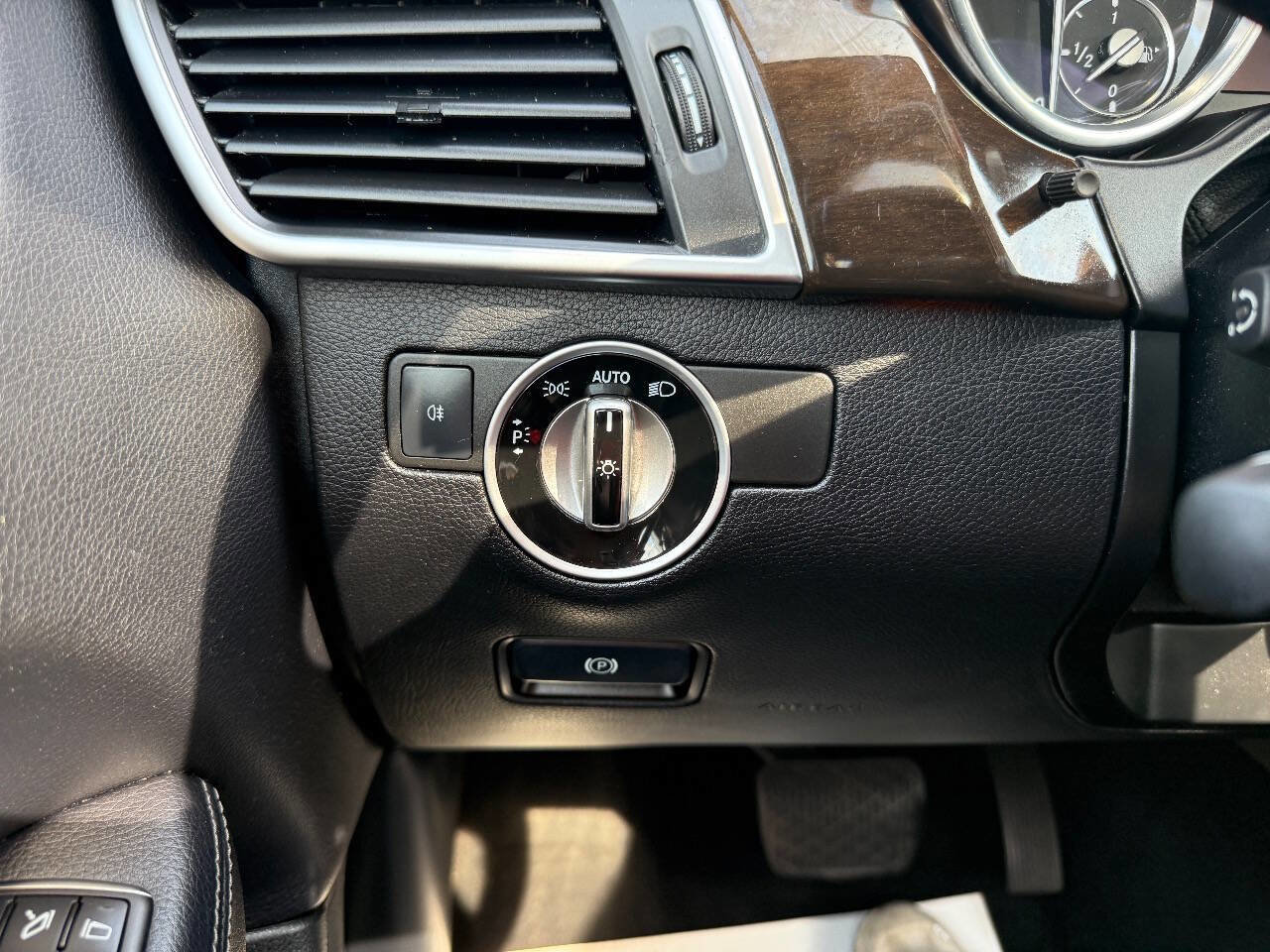 Used 2015 Mercedes-Benz GL 320 BlueTEC 4MATIC image 11
