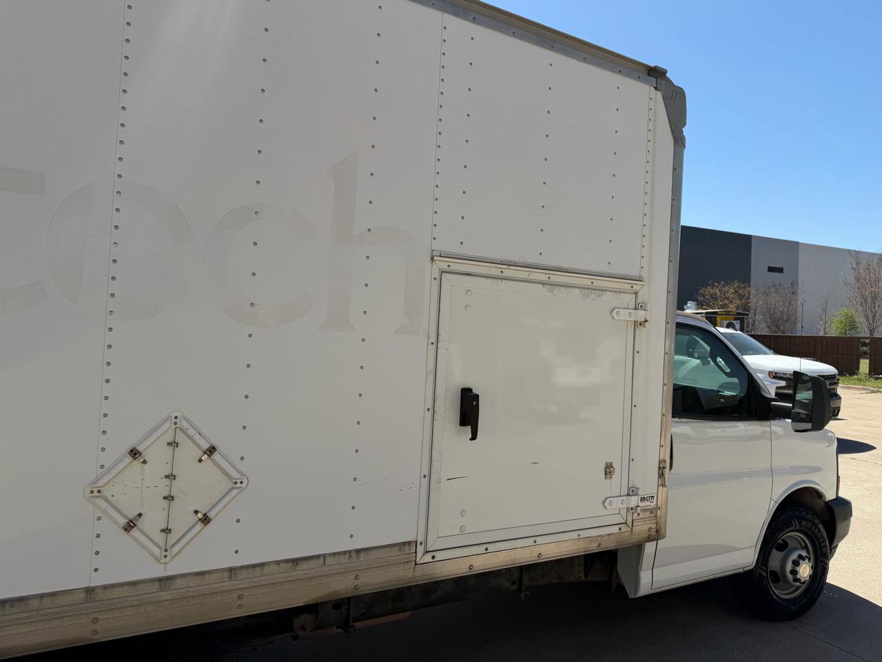 Used 2017 Chevrolet Express 3500 RWD image 20