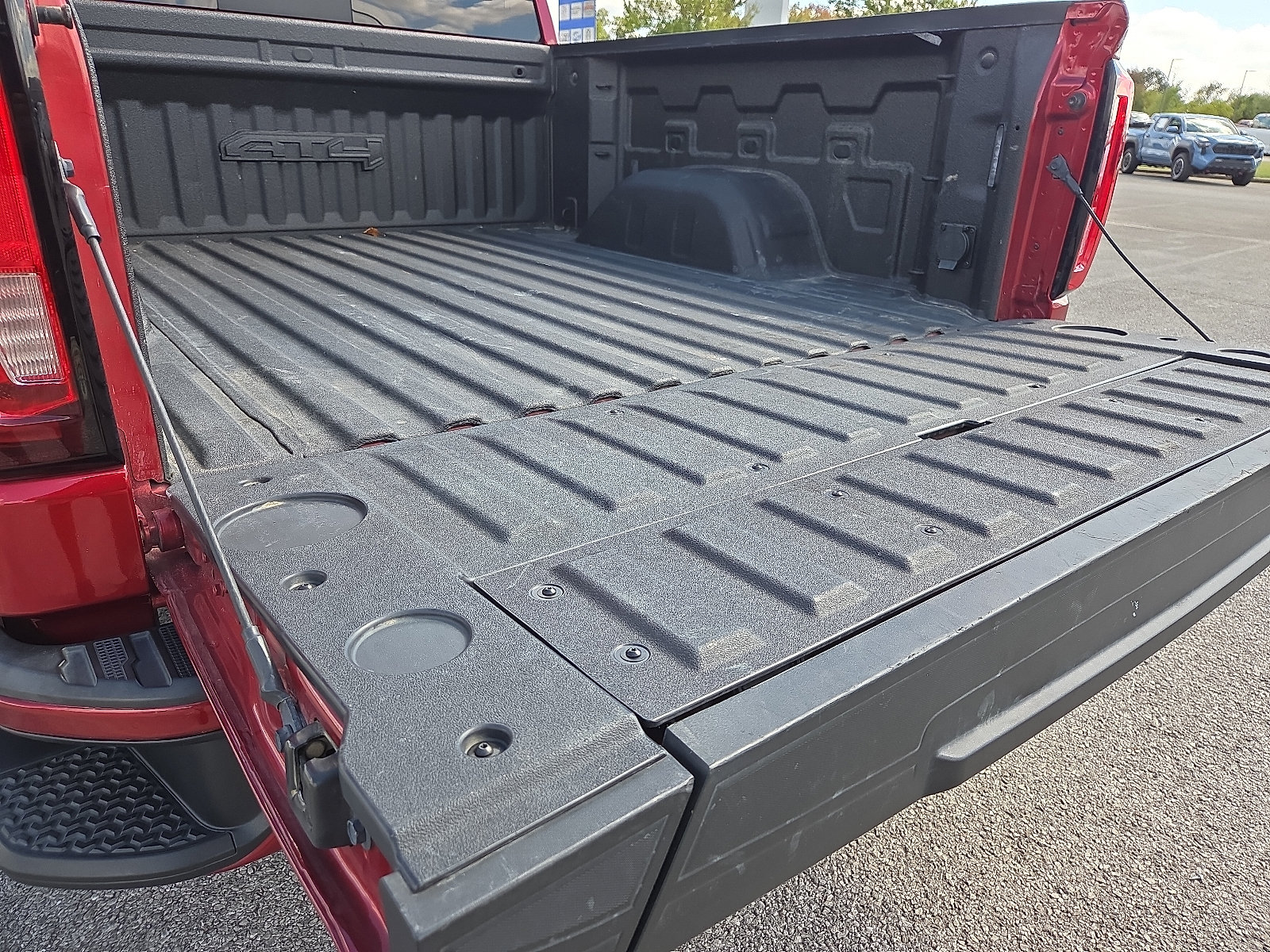 Used 2021 GMC Sierra 1500 AT4 w/ AT4 Preferred Package AWD/4WD image 9