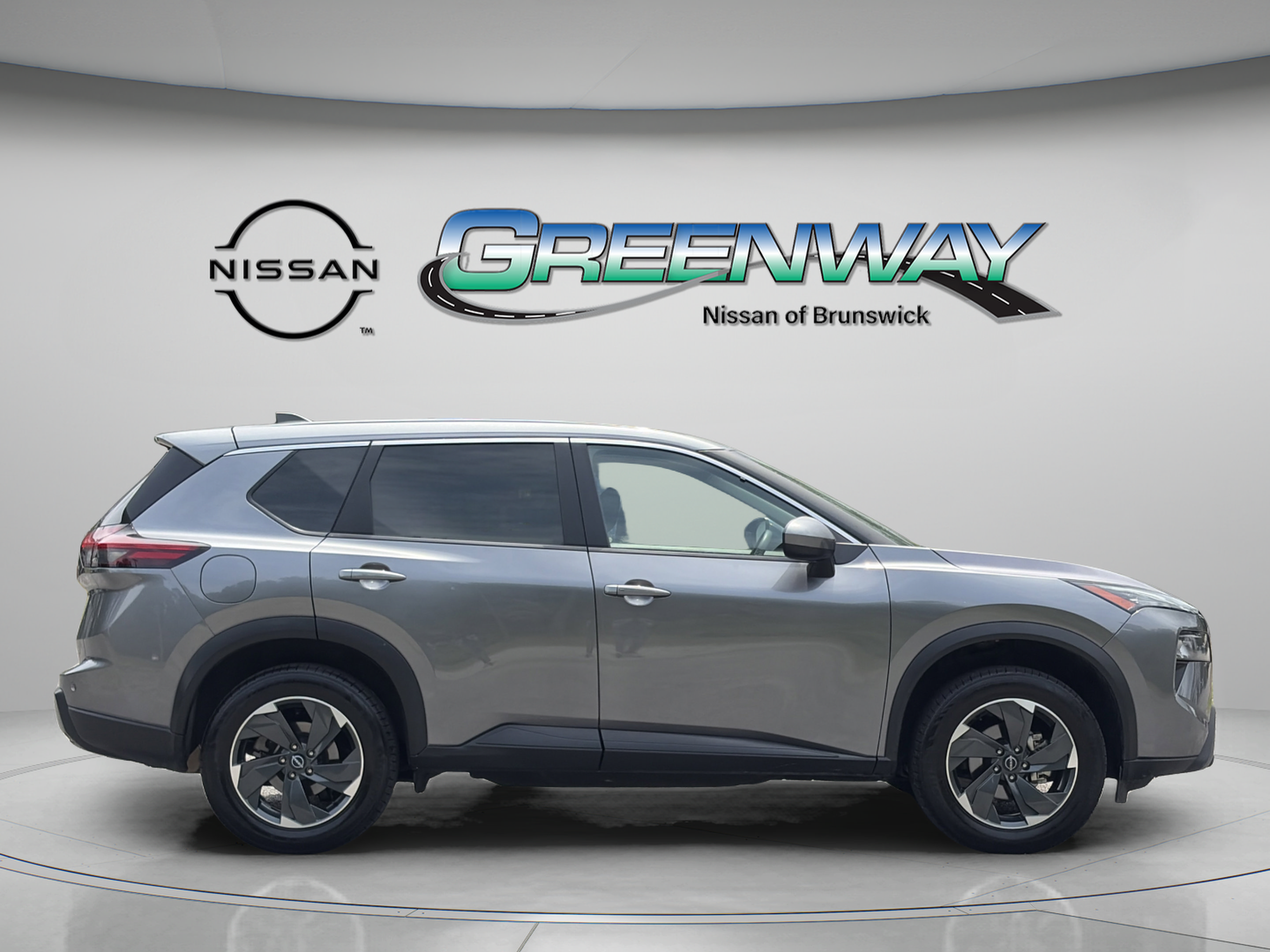 Used 2024 Nissan Rogue SV FWD image 8