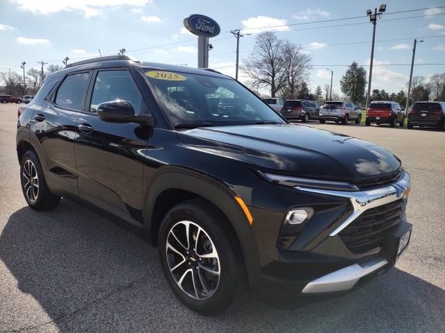 Used 2025 Chevrolet TrailBlazer LT FWD image 8