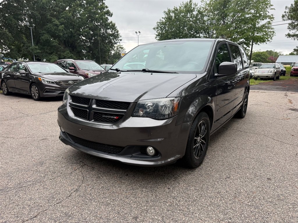 Used 2016 Dodge Grand Caravan R/T w/ Driver Convenience Group FWD image 3