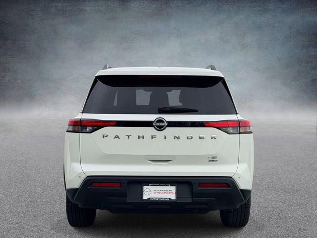 Used 2025 Nissan Pathfinder SV image 3