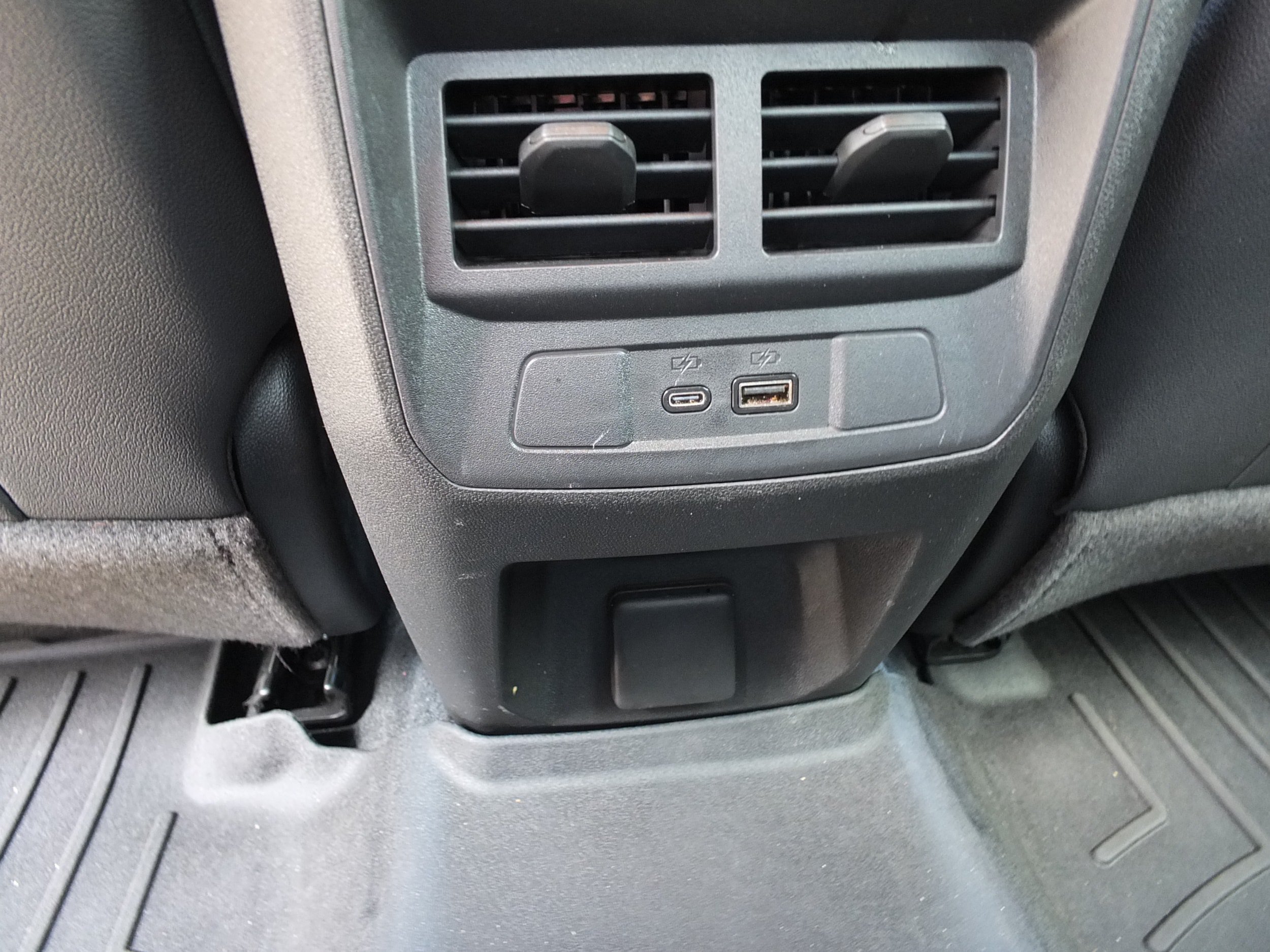 Used 2024 GMC Canyon Elevation w/ Elevation Premium Package AWD/4WD image 18