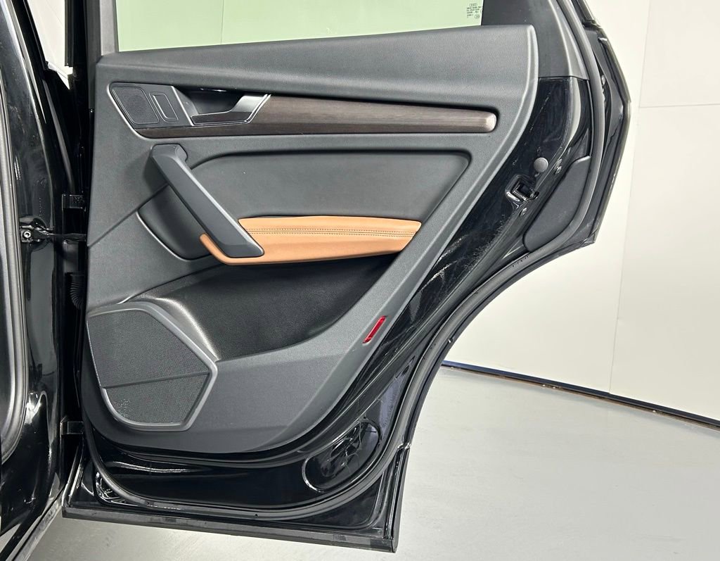 Used 2021 Audi Q5 2.0T Premium Plus w/ Premium Plus Package image 12