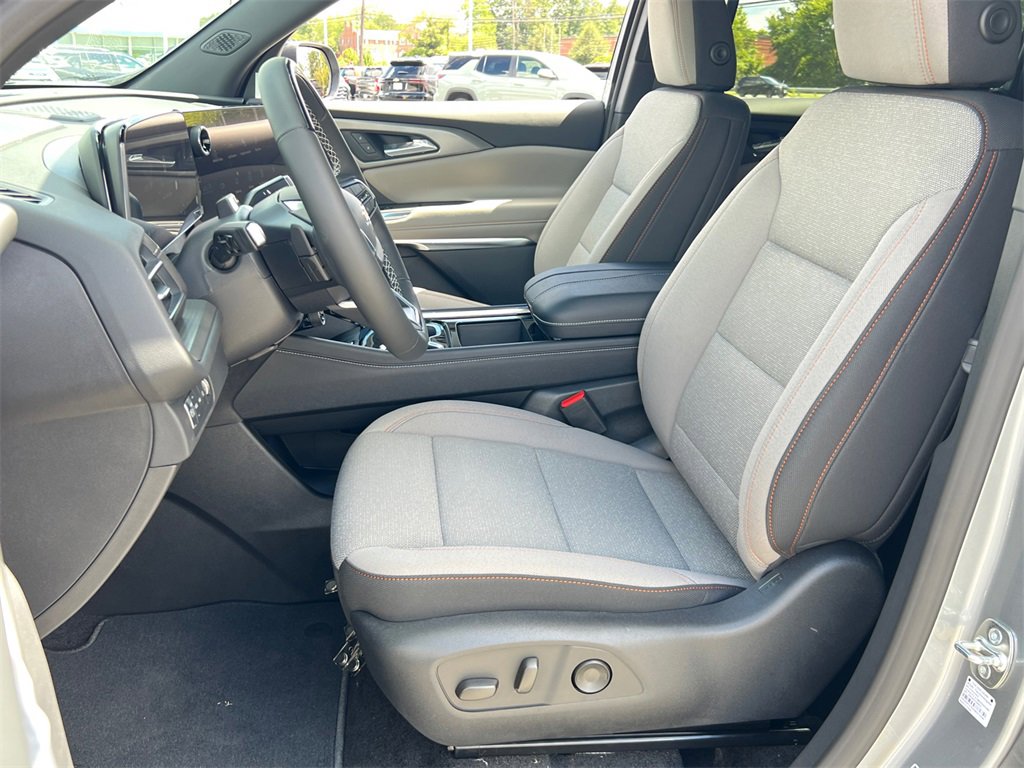 New 2026 Chevrolet Traverse LT w/ Enhanced Driving Package image 15