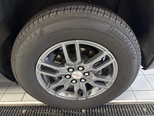 Used 2025 GMC Acadia Elevation FWD image 11